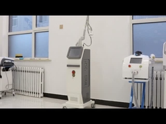 Macchina a laser frazionata per la rifacimento della pelle 40W Ultra Pulse CW Rimozione di mole di alluminio